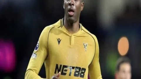 萨拉赫关键绝平，利物浦与纽卡斯尔战成1-1平局